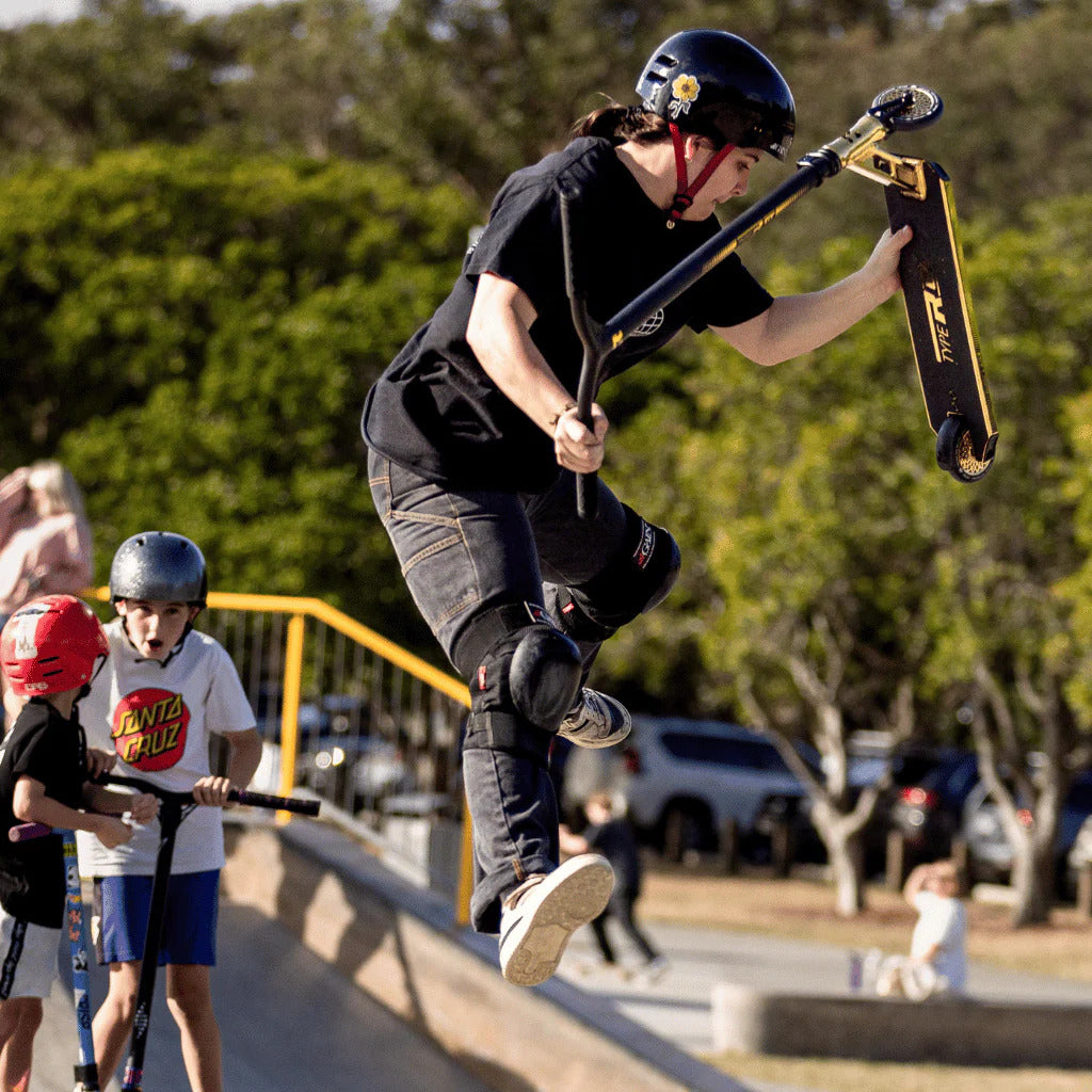 HOW TO CHOOSE A PRO SCOOTER FOR BEGINNERS: A COMPLETE GUIDE