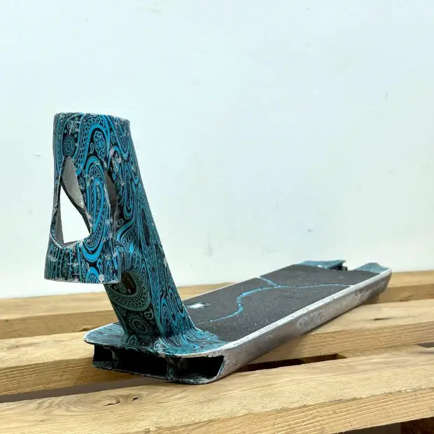 Used BLUNT AOS V4 Deck 4.7" x 20.75" - Tbilisi, ProScooter.Shop