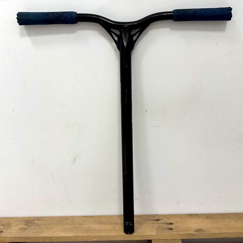 Used BLUNT Reaper V3 Bar with grips