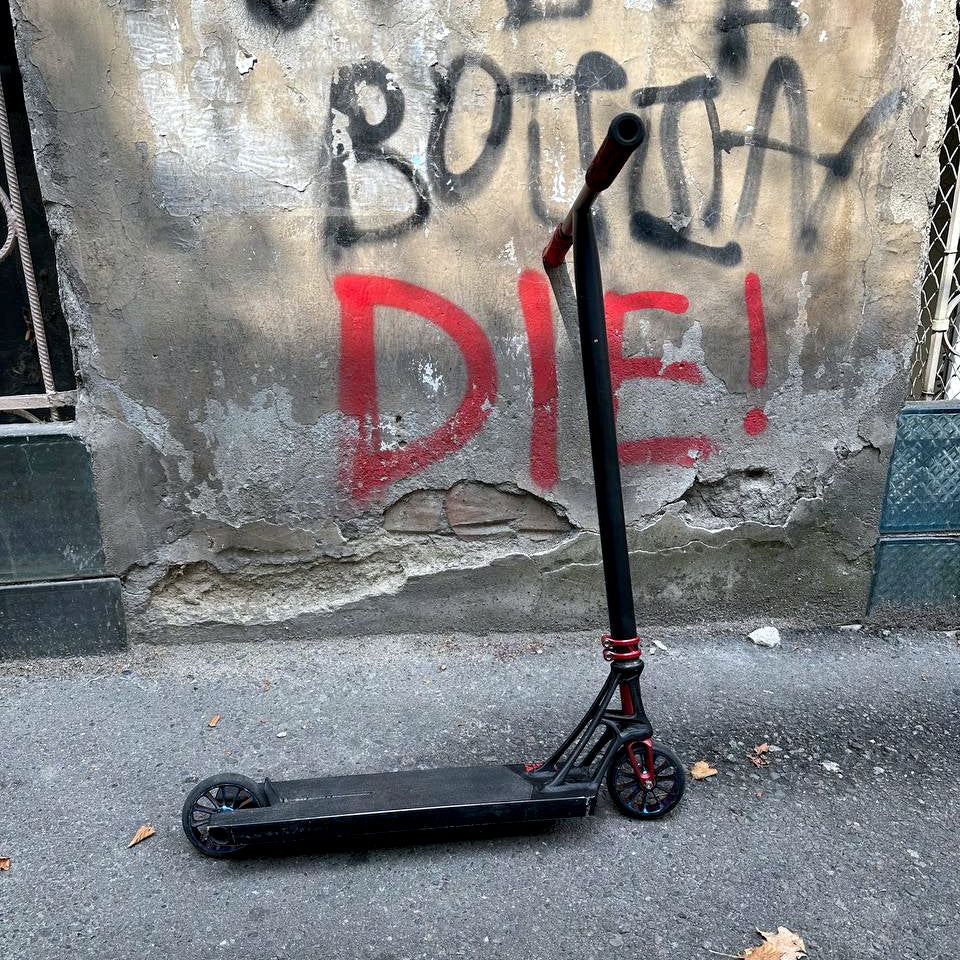 Used PANDEMONIUM V2 Boxed complete scooter