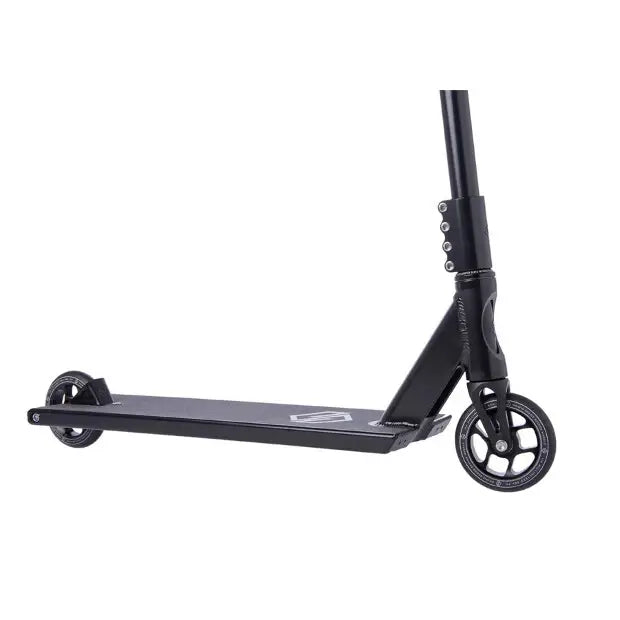 STRIKER Gravis L Pro სკუტერი (შავი)