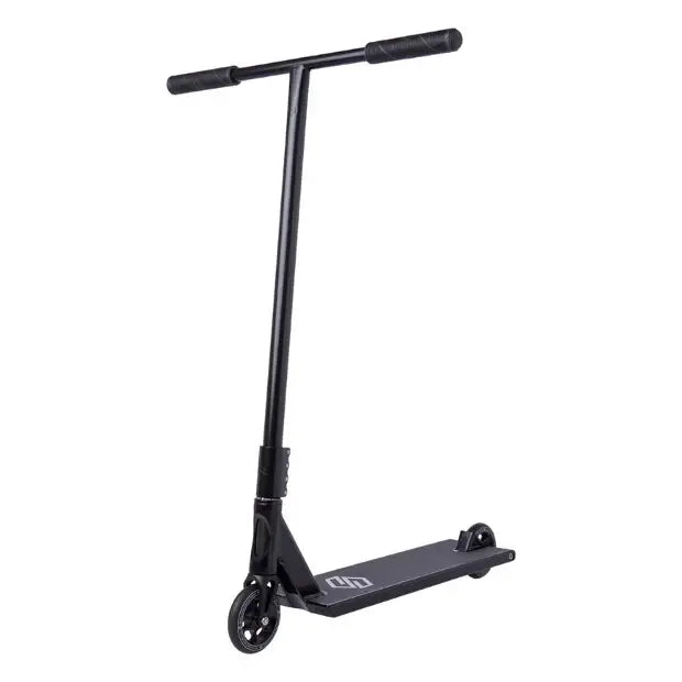 STRIKER Gravis S Pro Scooter (Black)