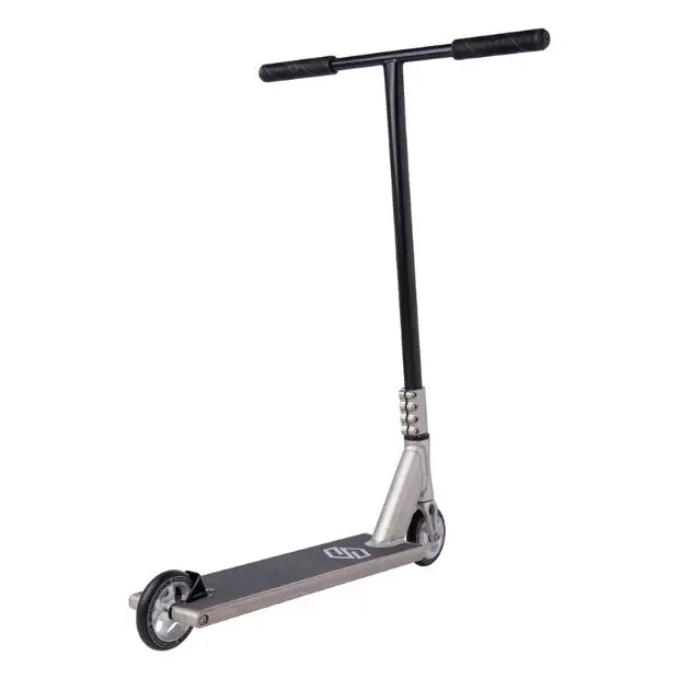 STRIKER Gravis S Pro სკუტერი (Raw)