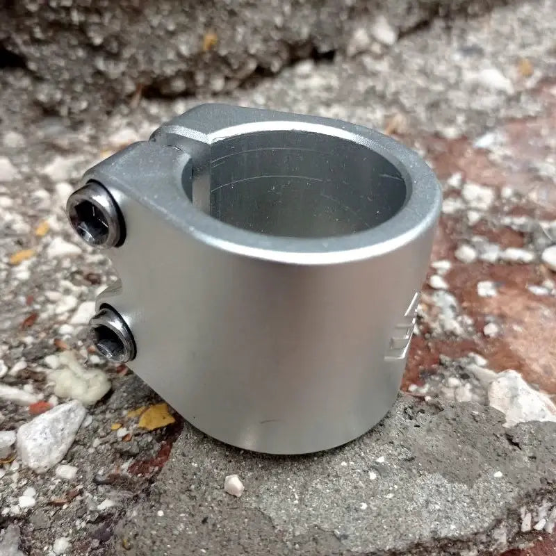 Used STRIKER Lux HIC/IHC Clamp (Silver) - Tbilisi, ProScooter.Shop